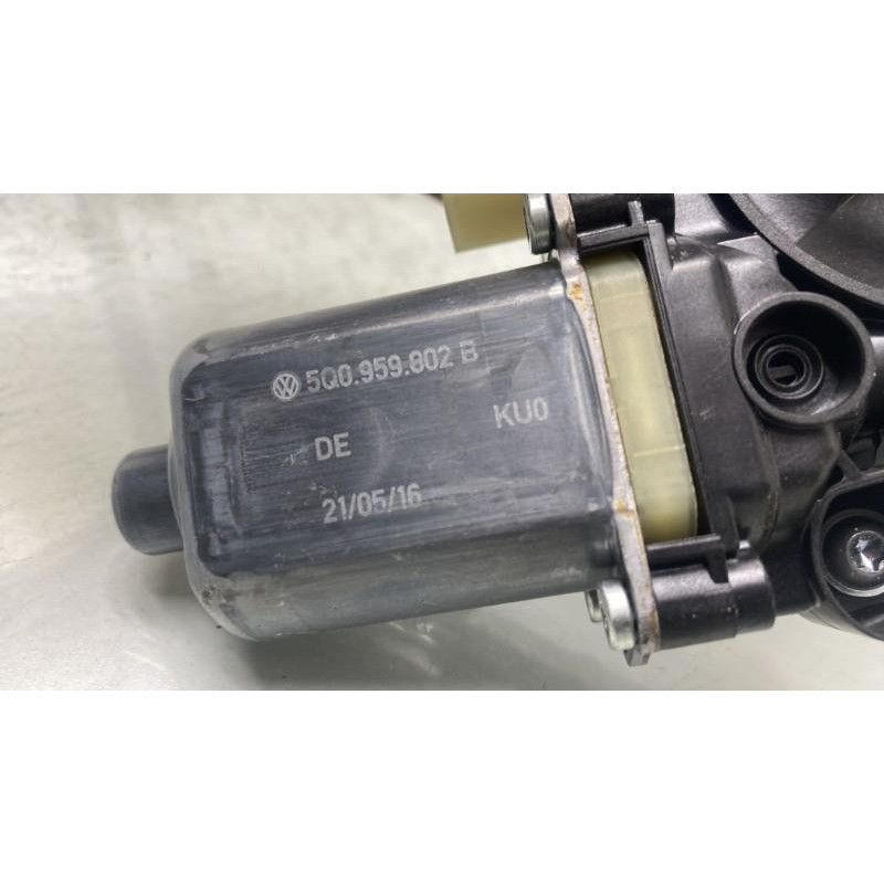 Leve vitre electrique avant gauche VOLKSWAGEN TIGUAN 2 Photo n°10