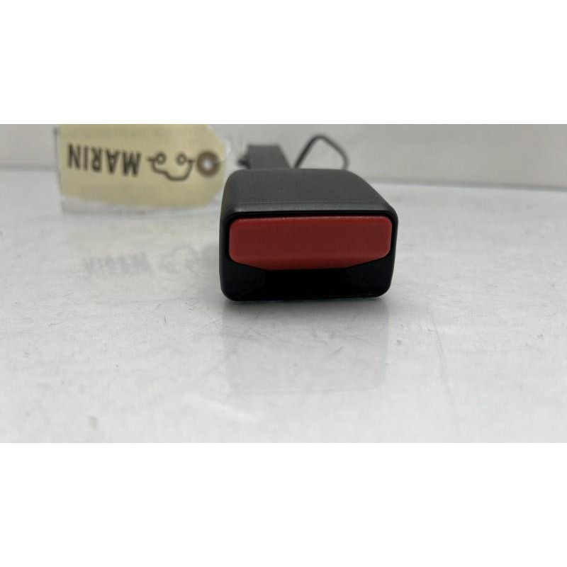 Attache ceinture avant droit RENAULT CLIO 4 Photo n°1