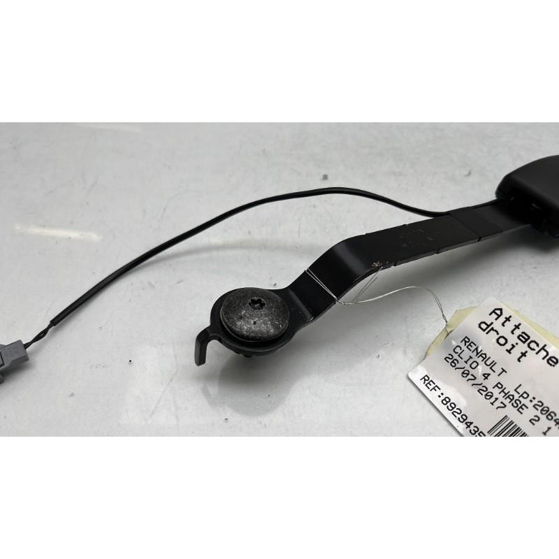 Attache ceinture avant droit RENAULT CLIO 4 Photo n°3