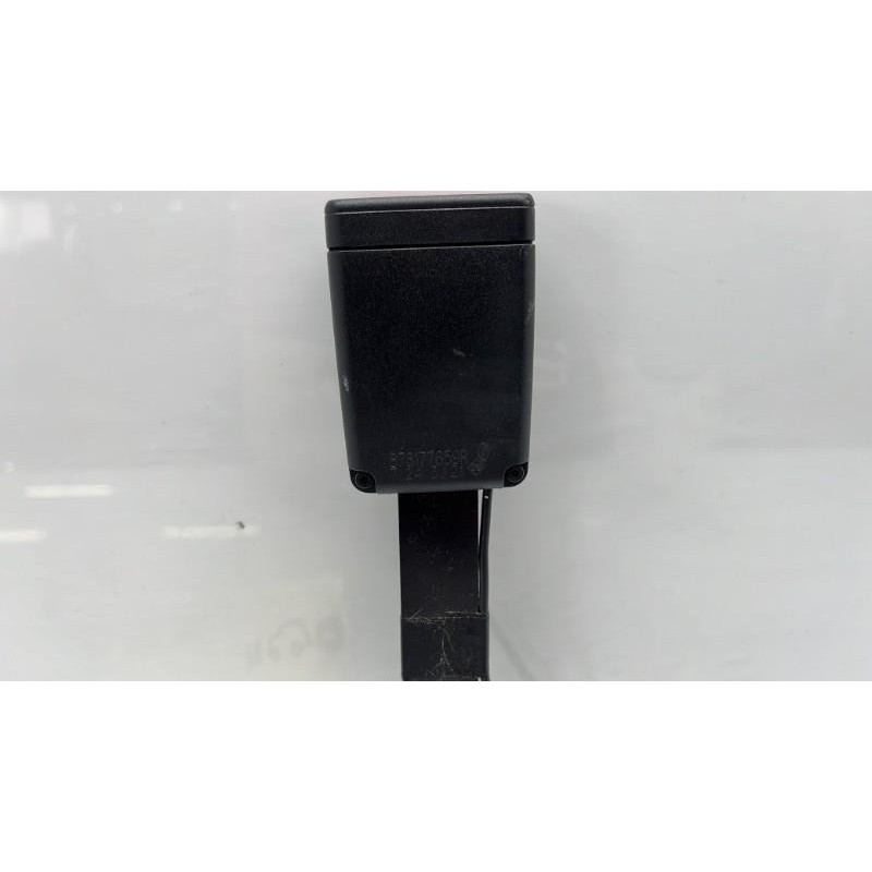 Attache ceinture avant droit RENAULT CLIO 4 Photo n°4