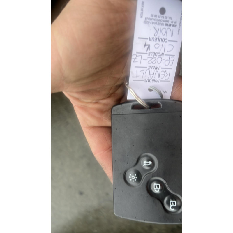 Attache ceinture avant droit RENAULT CLIO 4 Photo n°10