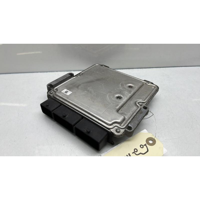 Calculateur moteur RENAULT CLIO 4 Photo n°2