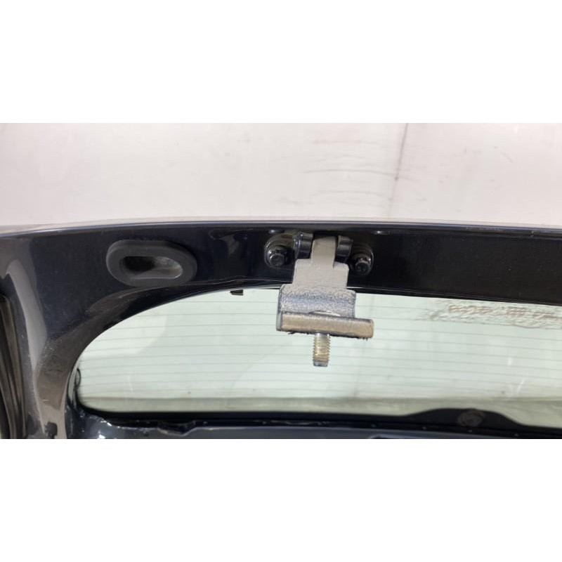 Malle/Hayon arriere VOLKSWAGEN POLO 4 Photo n°1