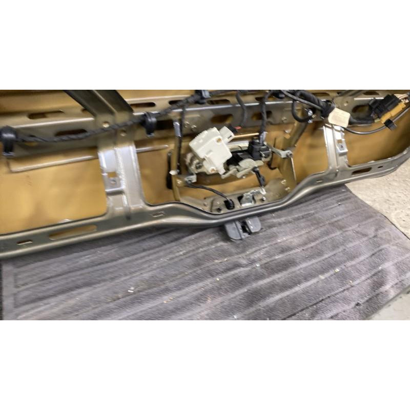 Malle/Hayon arriere VOLKSWAGEN POLO 4 Photo n°4
