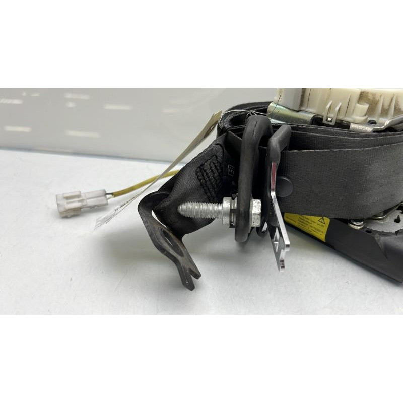 Pretensionneur de ceinture arriere gauche RENAULT CLIO 3 Photo n°1