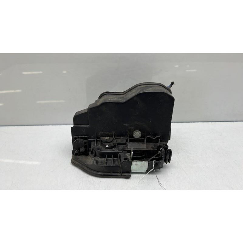 Serrure arriere droit BMW SERIE 1 E87 Photo n°5