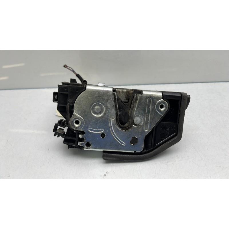 Serrure arriere droit BMW SERIE 1 E87 Photo n°8