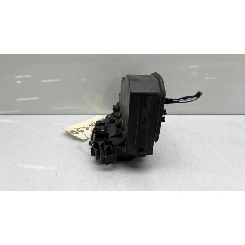 Serrure arriere droit BMW SERIE 1 E87 Photo n°9