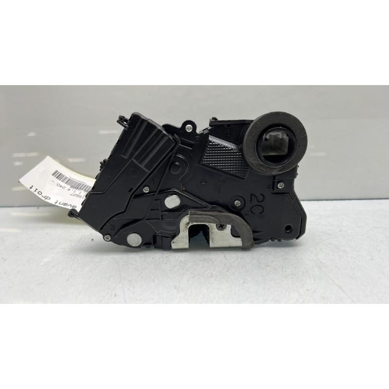 Serrure avant droit TOYOTA YARIS 2 Photo n°8