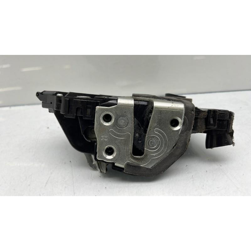 Serrure avant droit TOYOTA YARIS 2 Photo n°9