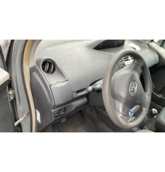 Serrure avant droit TOYOTA YARIS 2