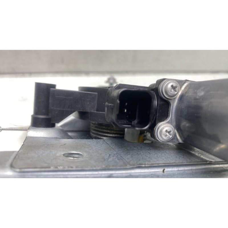 Leve vitre electrique avant droit DACIA DUSTER 2 Photo n°8