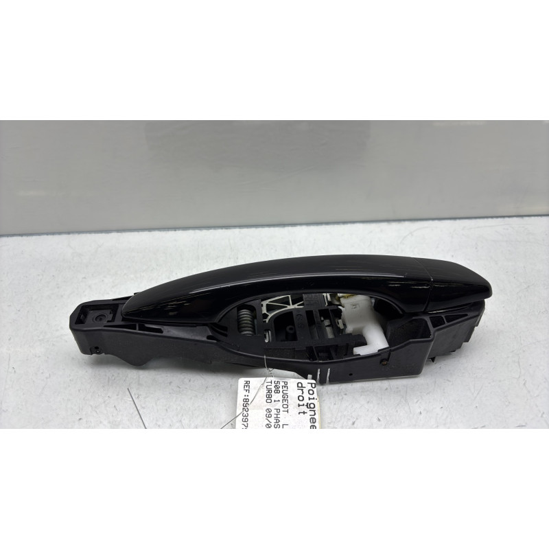 Poignee porte arriere droit PEUGEOT 508 1 Photo n°1