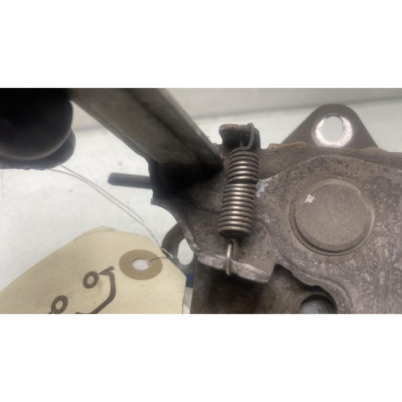 Fermeture de capot SUZUKI SWIFT 3 Photo n°2