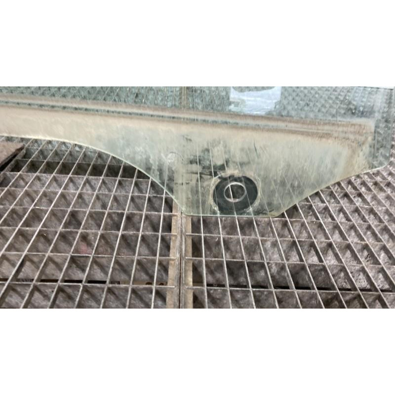 Vitre avant droit BMW SERIE 1 F21 Photo n°3