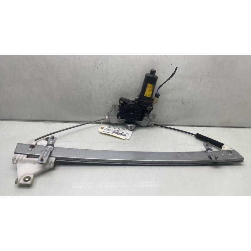Leve vitre electrique avant droit HYUNDAI TERRACAN Photo n°4