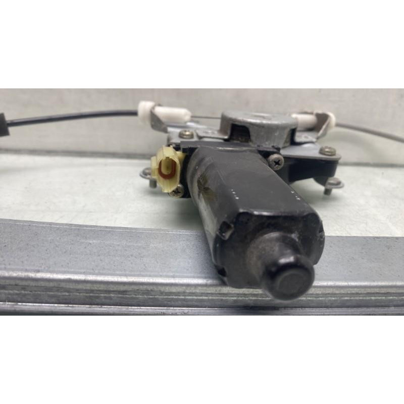 Leve vitre electrique avant gauche HYUNDAI TERRACAN Photo n°6