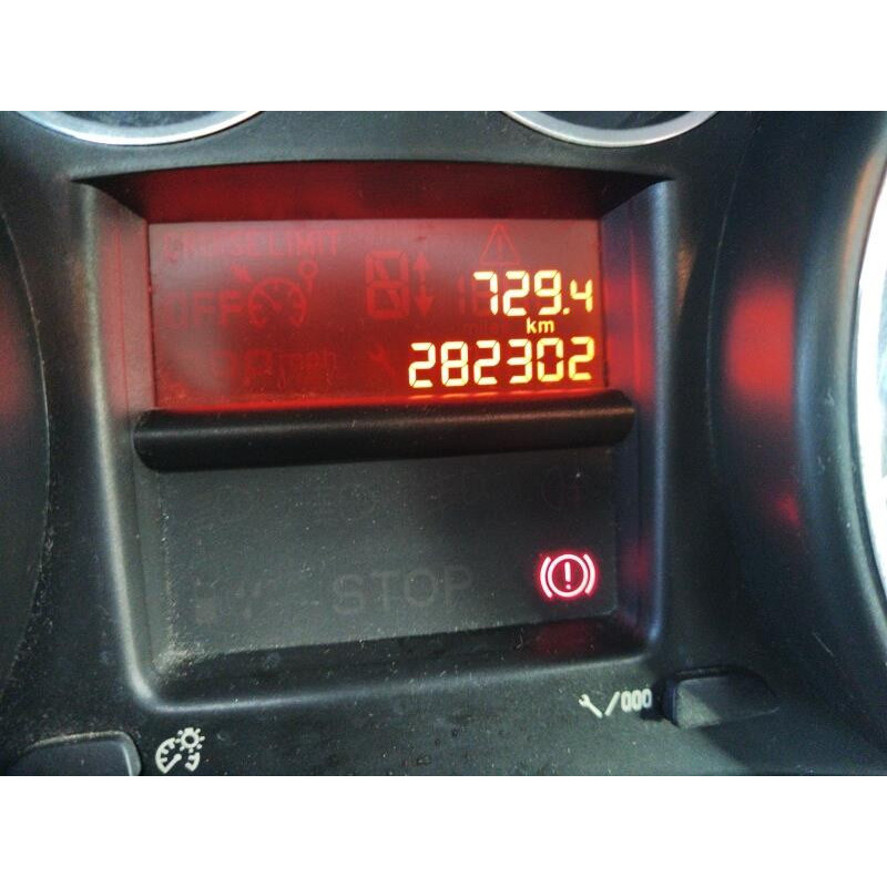 Vitre avant gauche PEUGEOT 308 1 Photo n°9