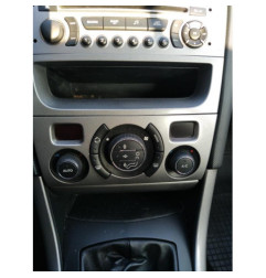 Vitre avant gauche PEUGEOT 308 1