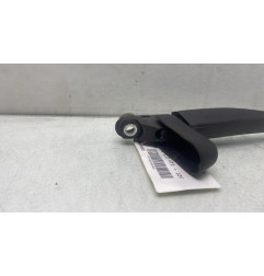 Bras essuie glace arriere PEUGEOT 208 1