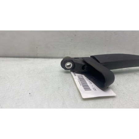 Bras essuie glace arriere PEUGEOT 208 1
