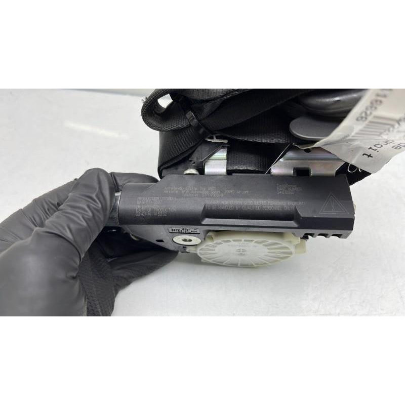 Pretensionneur de ceinture avant droit VOLKSWAGEN POLO 5 Photo n°3