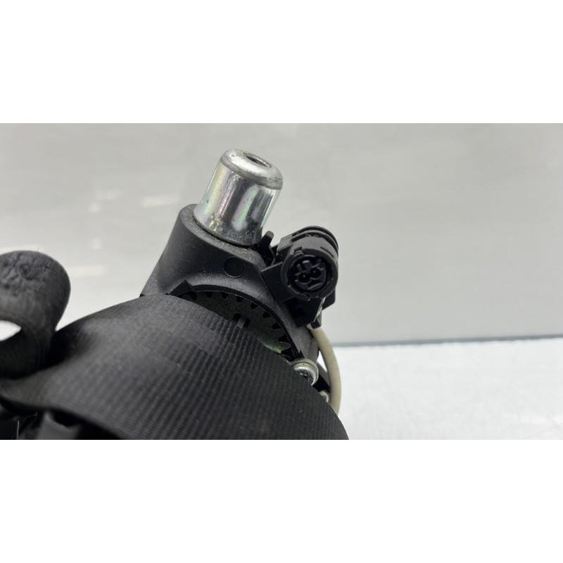 Pretensionneur de ceinture avant droit VOLKSWAGEN POLO 5 Photo n°4