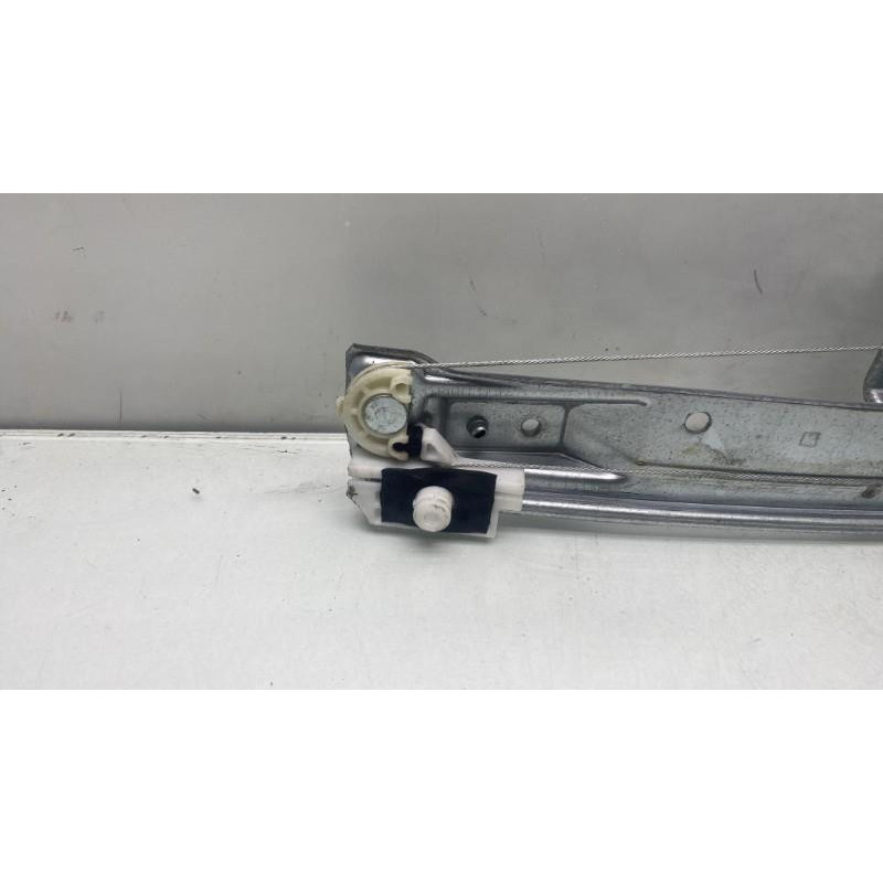 Leve vitre mecanique arriere gauche OPEL CORSA E Photo n°2