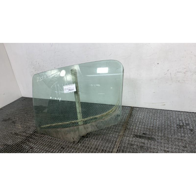 Vitre arriere gauche PEUGEOT 308 1 Photo n°4