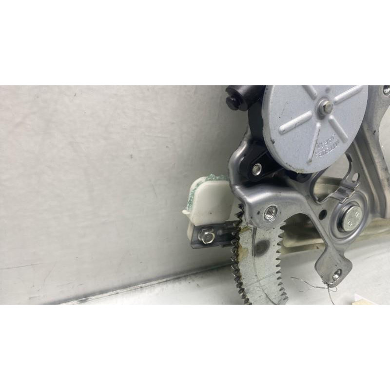 Leve vitre electrique avant droit PEUGEOT 4007 Photo n°5