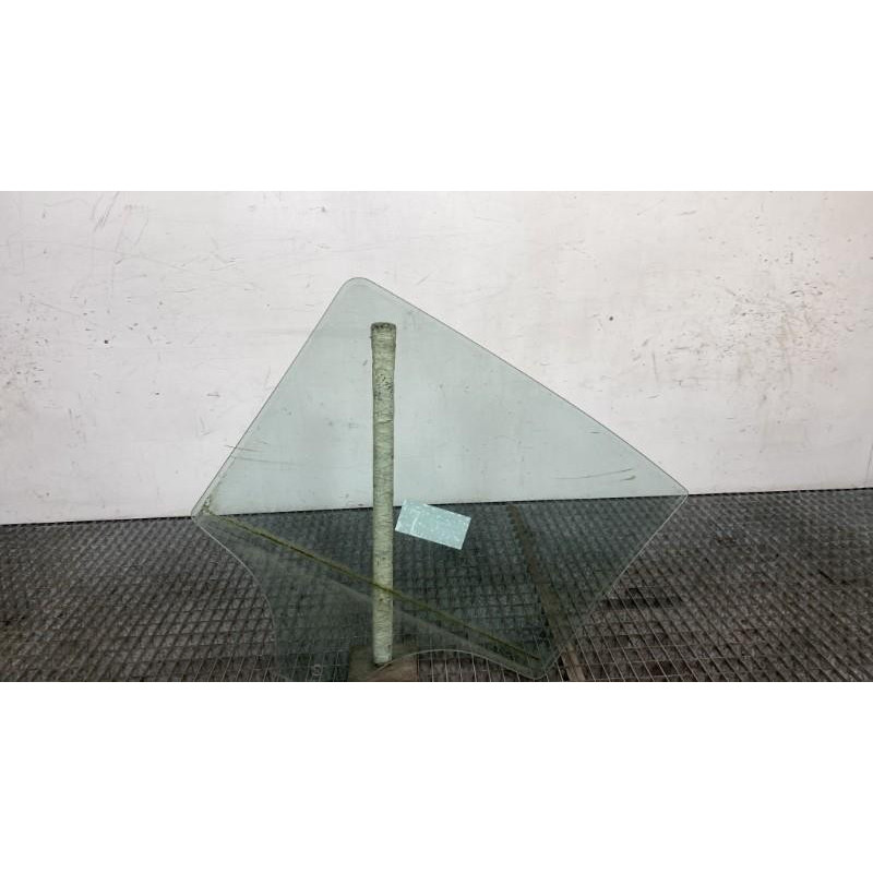 Vitre arriere droit OPEL CORSA E Photo n°5