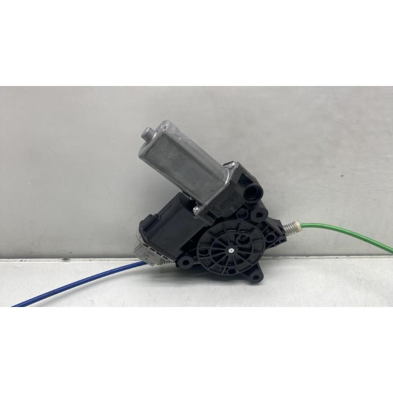 Leve vitre electrique avant droit OPEL CORSA E Photo n°1