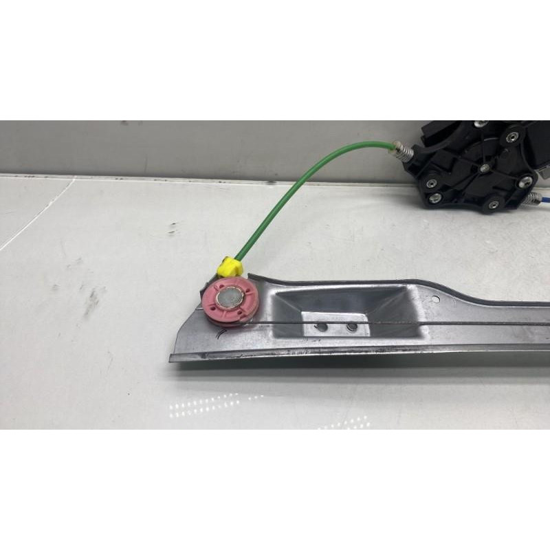 Leve vitre electrique avant droit OPEL CORSA E Photo n°3