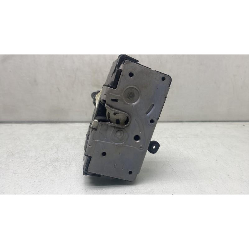 Serrure avant gauche OPEL CORSA E Photo n°4