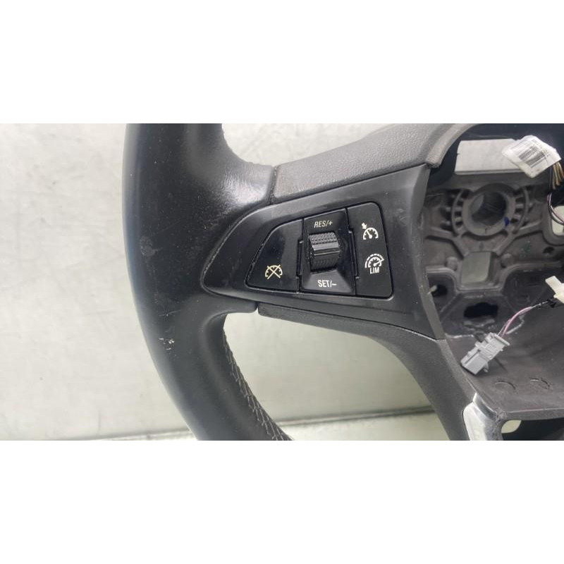 Volant OPEL CORSA E Photo n°2