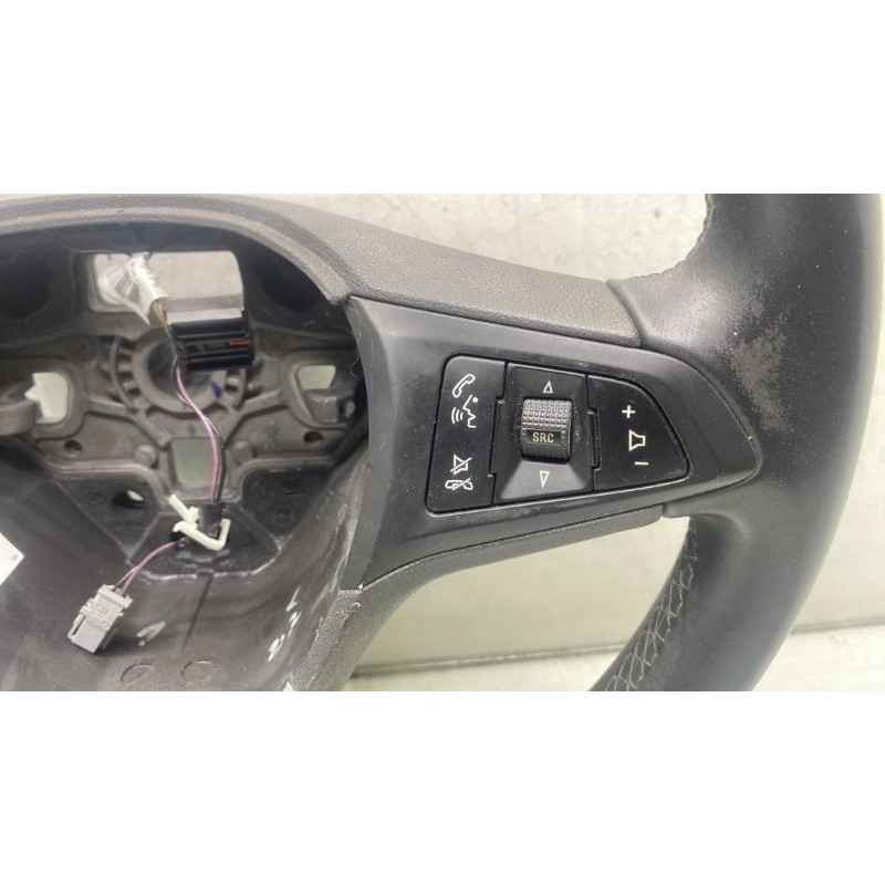 Volant OPEL CORSA E Photo n°4