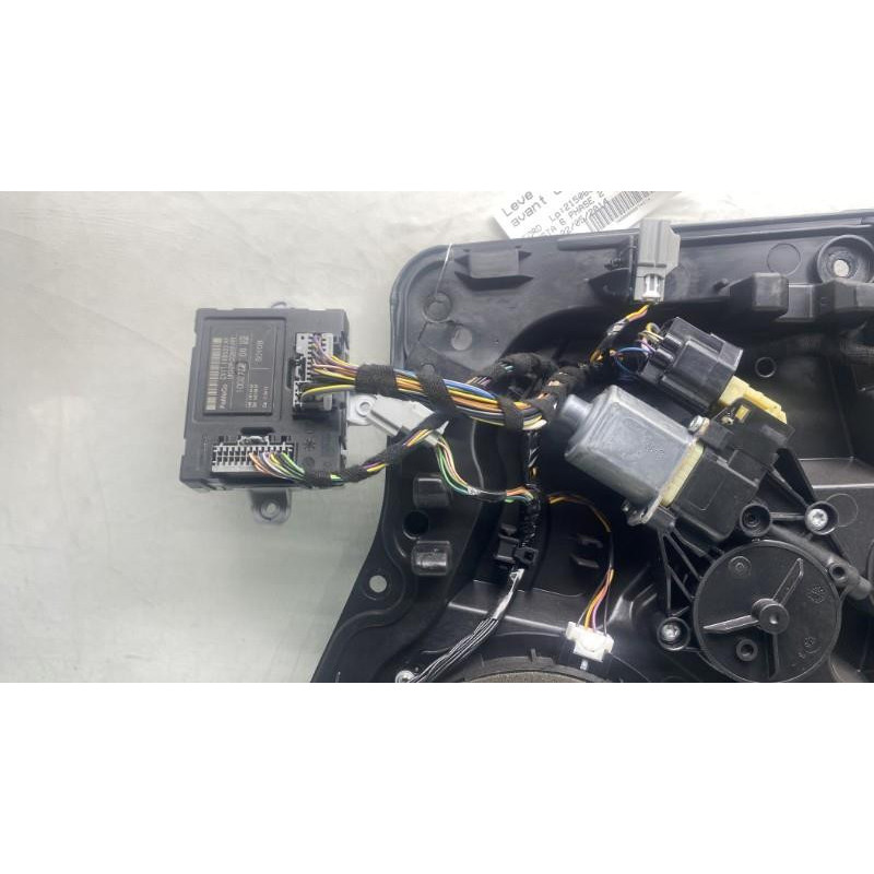Leve vitre electrique avant droit FORD FIESTA 6 Photo n°3