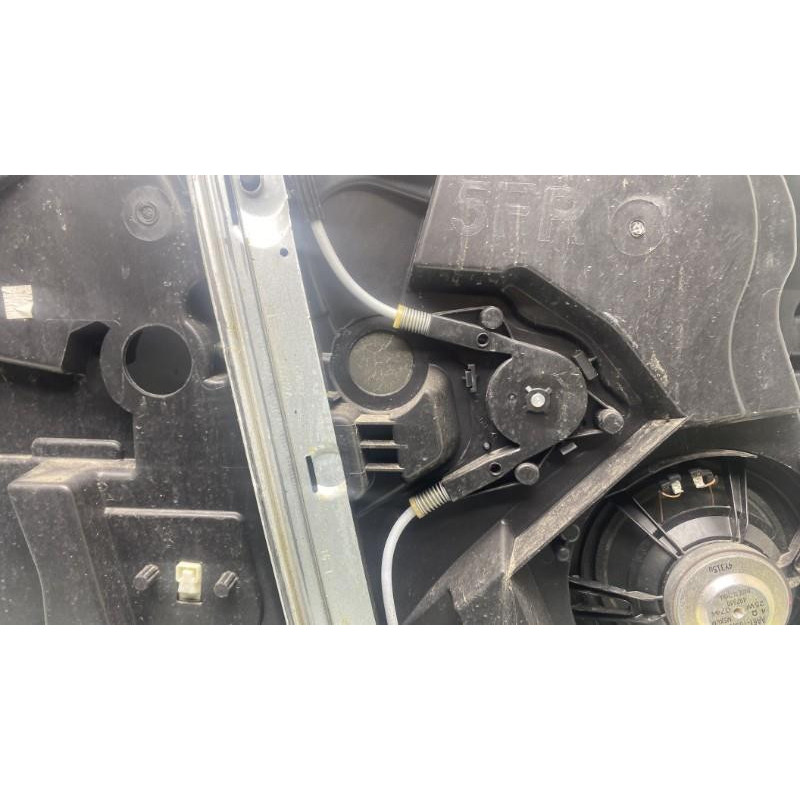 Leve vitre electrique avant droit FORD FIESTA 6 Photo n°11