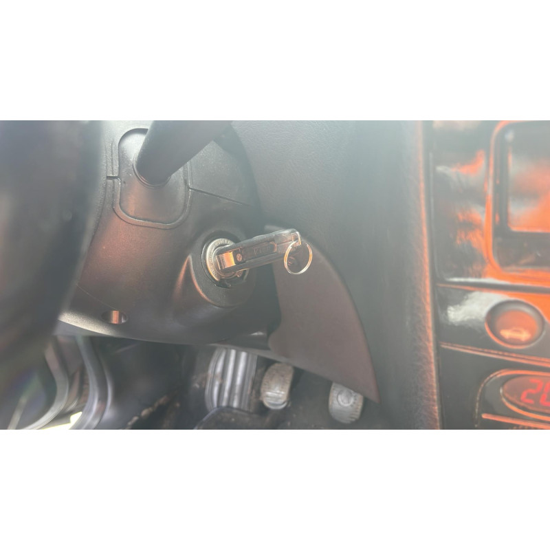 Bouton de warning ALFA ROMEO GT Photo n°7
