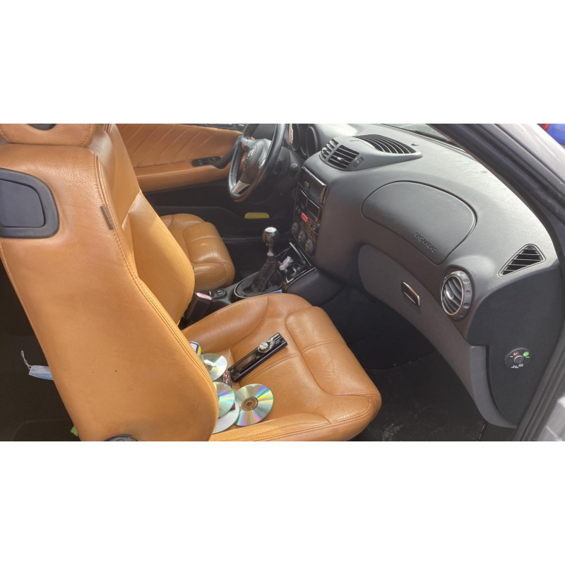 Bouton de warning ALFA ROMEO GT Photo n°10