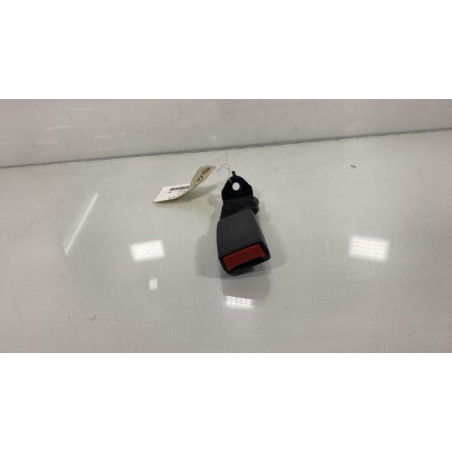 Attache ceinture arriere droit RENAULT TWINGO 2