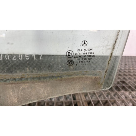 Vitre avant gauche MERCEDES CLASSE B 245 Photo n°1