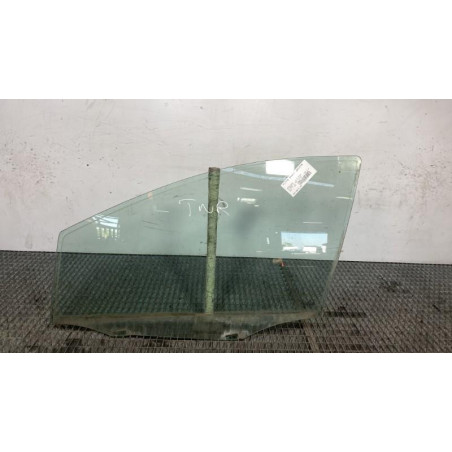 Vitre avant gauche MERCEDES CLASSE B 245