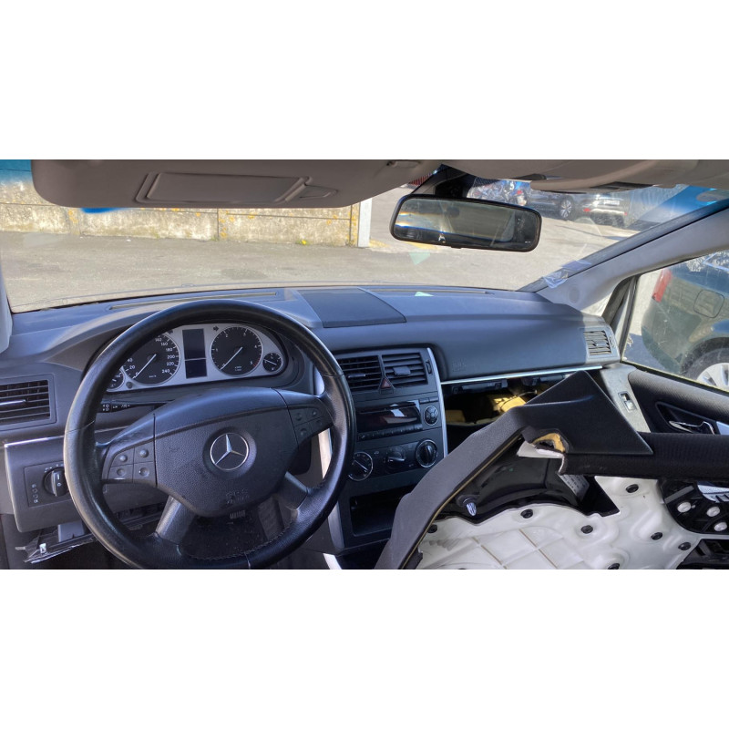 Vitre avant gauche MERCEDES CLASSE B 245 Photo n°7