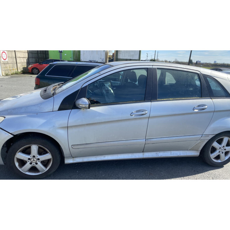 Vitre avant gauche MERCEDES CLASSE B 245 Photo n°8