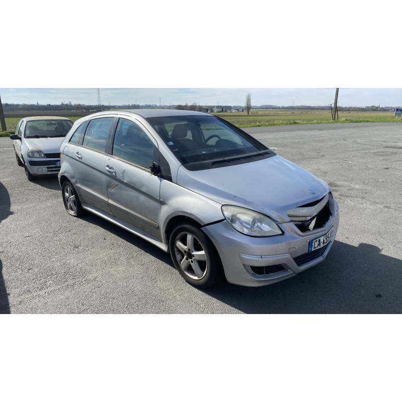 Vitre avant gauche MERCEDES CLASSE B 245 Photo n°9