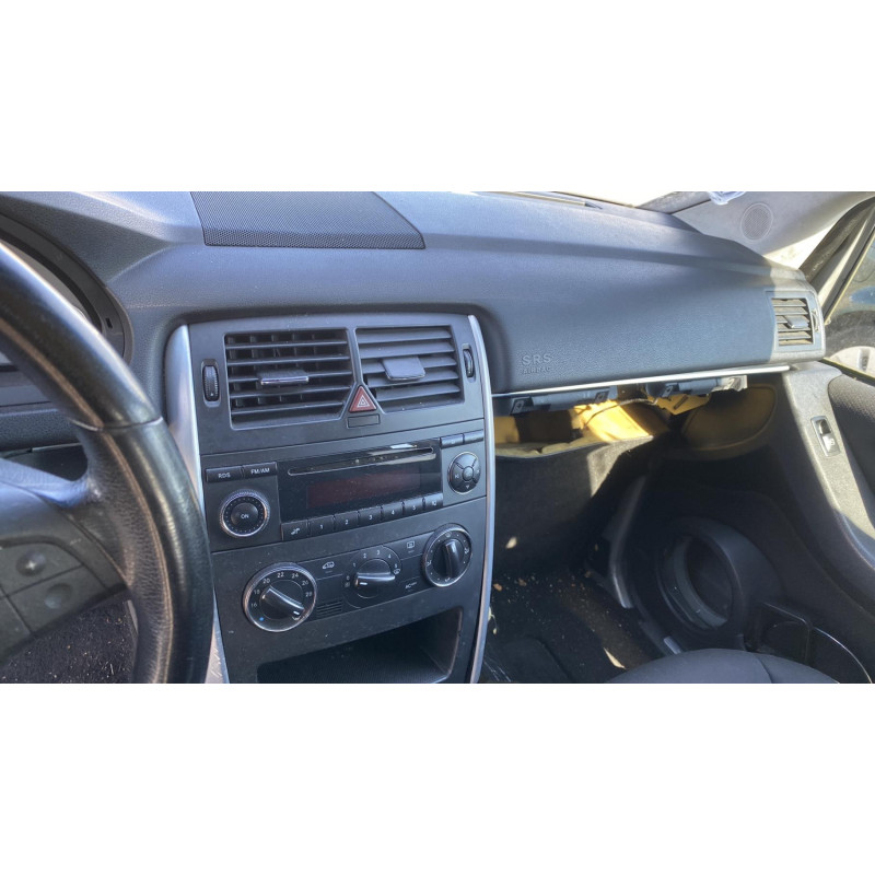 Vitre avant gauche MERCEDES CLASSE B 245 Photo n°17