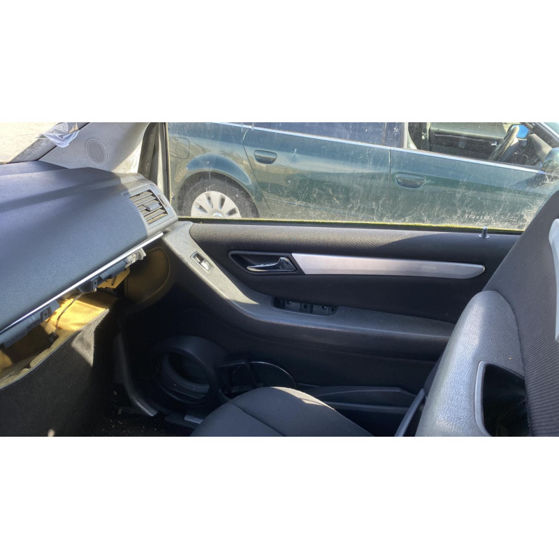 Vitre avant gauche MERCEDES CLASSE B 245 Photo n°18