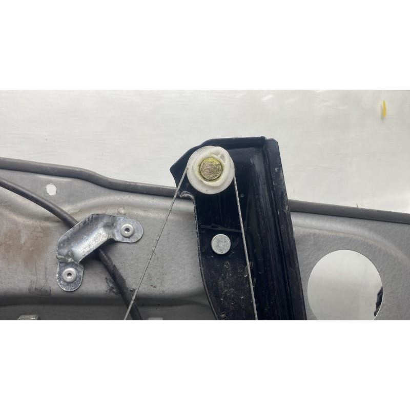 Leve vitre electrique avant droit MERCEDES CLASSE B 245 Photo n°3