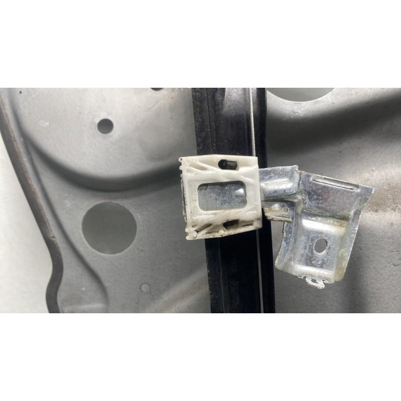 Leve vitre electrique avant droit MERCEDES CLASSE B 245 Photo n°5